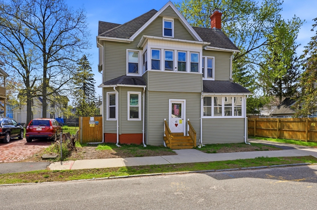 41 Euclid Avenue Springfield, MA 01108 - Photo 2 of 34