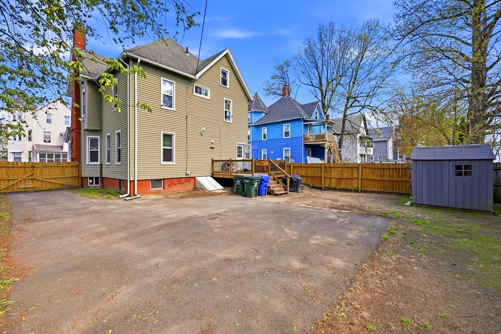 41 Euclid Avenue Springfield, MA 01108 - Photo 33 of 34