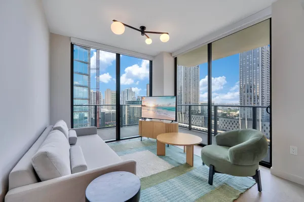 $699,999 | 11 Northeast 6th Street, Unit 2201, Miami, FL 33132