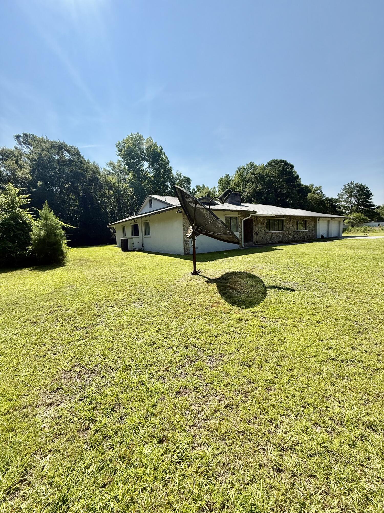 1474 Mandella Road Bonneau, SC 29431 - Photo 5 of 45 IMG_1740