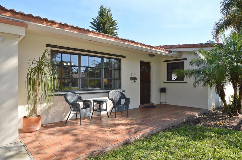 255 Northeast 5th Street Boca Raton, FL 33432 - Photo 3 of 11 Porch Entry
