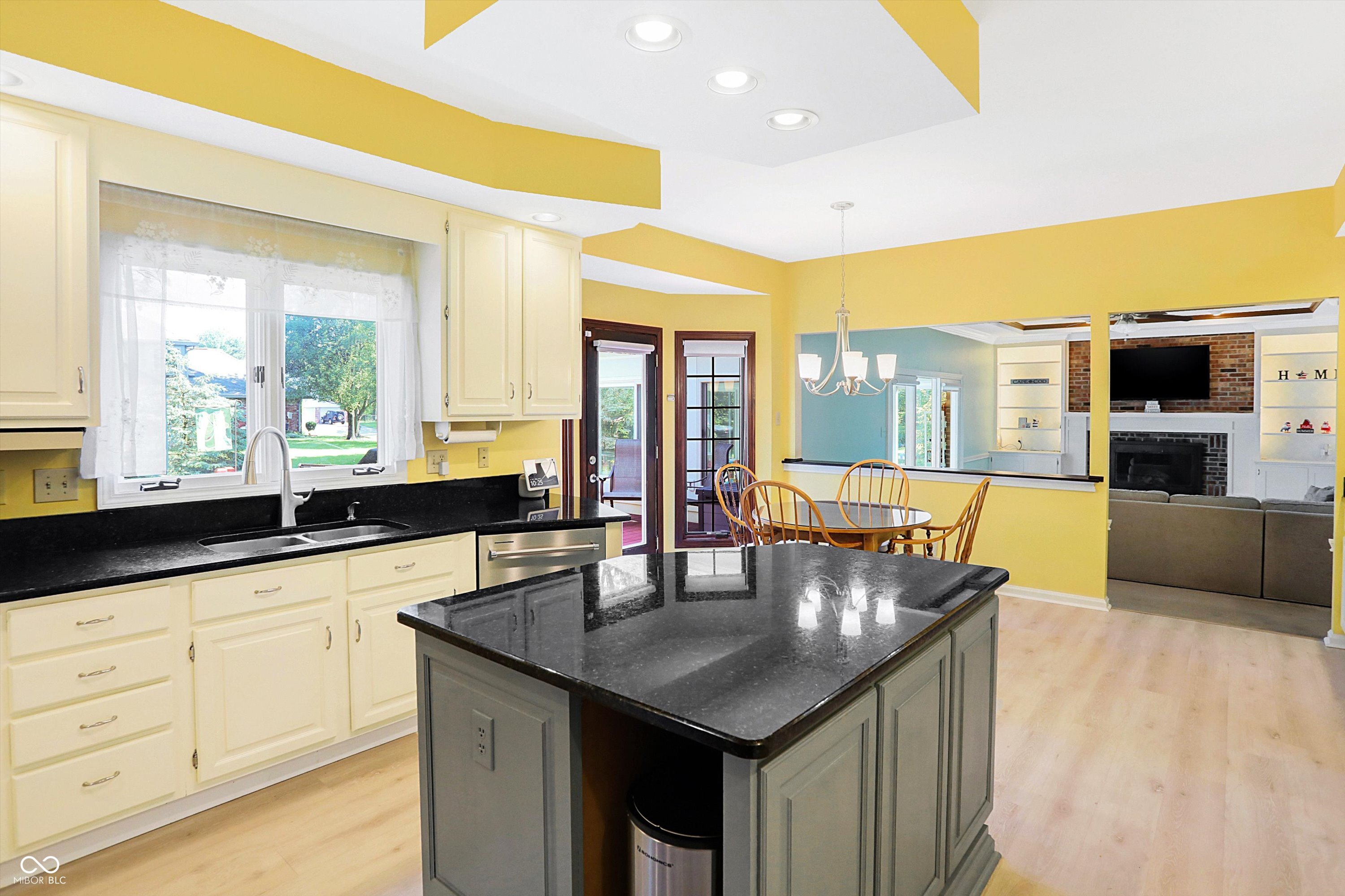 4970 Williams Drive Carmel, IN 46033 - Photo 5 of 38