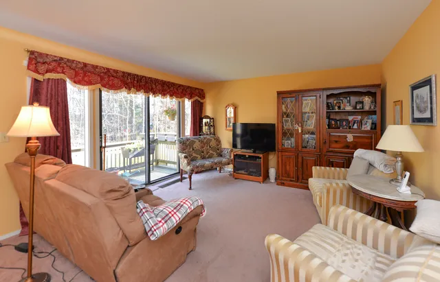 $174,900 | 69 Heritage Village, Unit D, Southbury, CT 06488