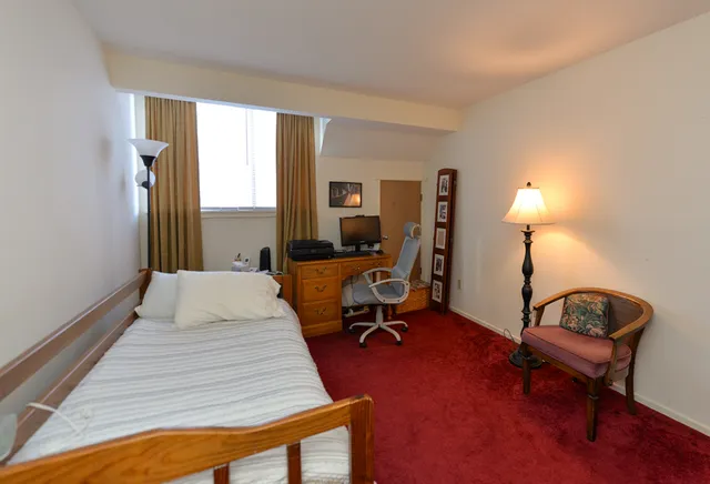 $174,900 | 69 Heritage Village, Unit D, Southbury, CT 06488