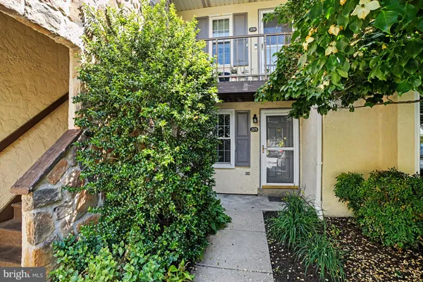 $359,900 | 205 Valley Stream Lane, Unit 205, Chesterbrook, PA 19087