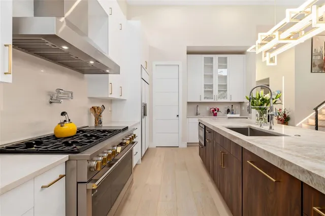 $3,195,000 | 1879 Hibiscus Street, Sarasota, FL 34239