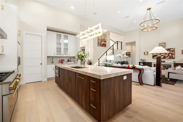 $3,195,000 | 1879 Hibiscus Street, Sarasota, FL 34239