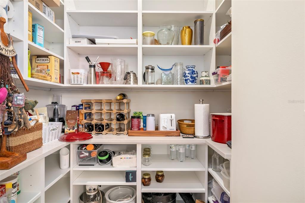 1879 Hibiscus Street Sarasota, FL 34239 - Photo 21 of 84