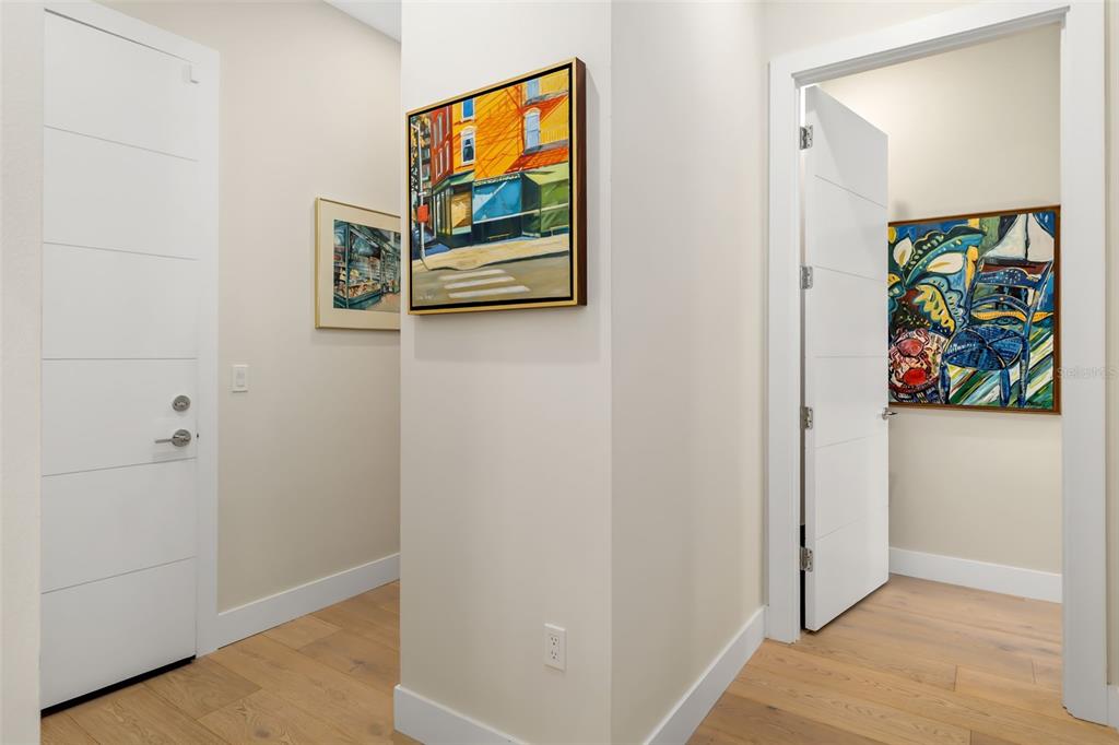 1879 Hibiscus Street Sarasota, FL 34239 - Photo 26 of 84