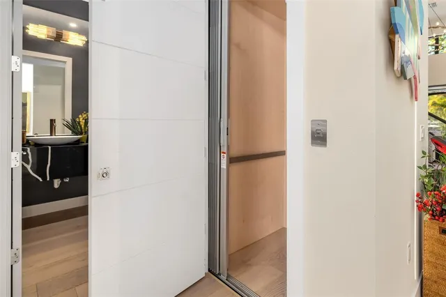 $3,195,000 | 1879 Hibiscus Street, Sarasota, FL 34239