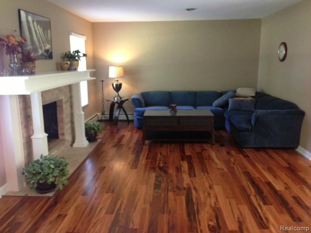 1132 Portsmouth Road Rochester, MI 48309 - Photo 6 of 24 6.jpg