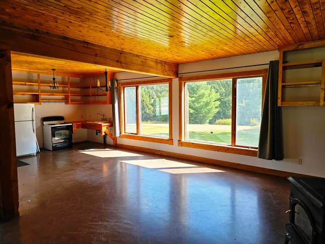 $325,000 | 2610 Highway 105, Derby, VT 05855