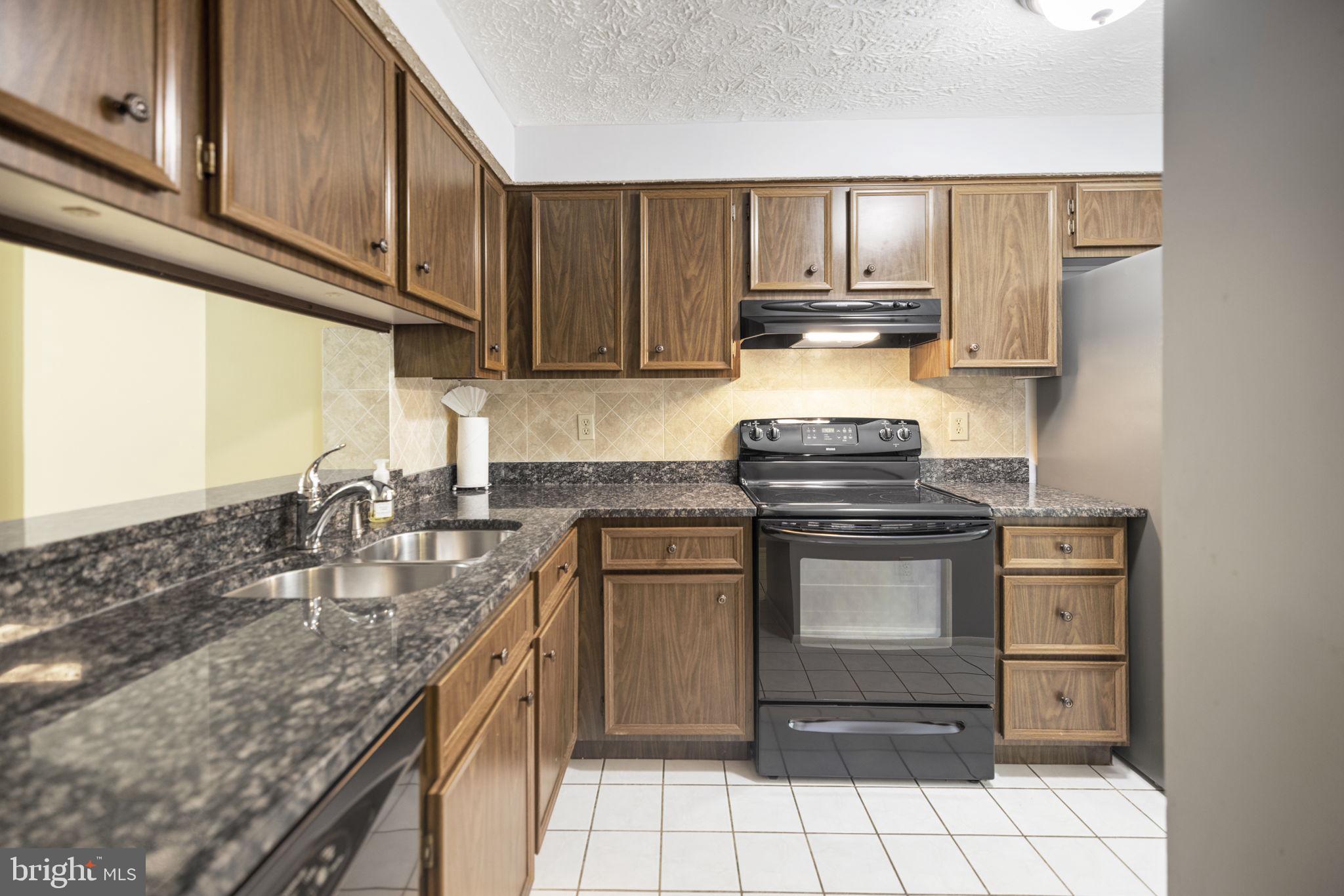 8339 Brookvale Court Springfield, VA 22153 - Photo 3 of 34 Kitchen