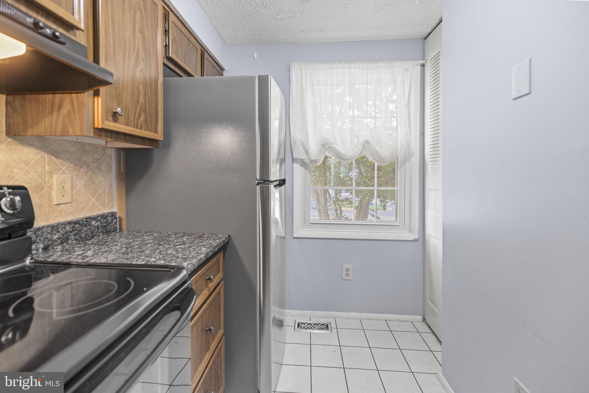 8339 Brookvale Court Springfield, VA 22153 - Photo 7 of 34 Kitchen