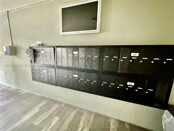 $1,800 | 13285 Northeast 6th Avenue, Unit 401, North Miami, FL 33161