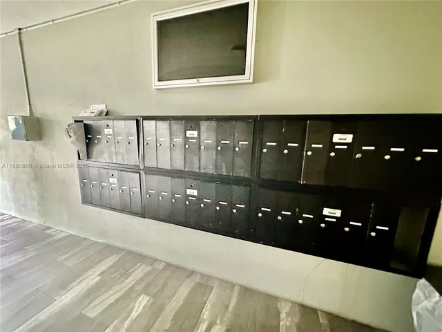 $1,800 | 13285 Northeast 6th Avenue, Unit 401, North Miami, FL 33161