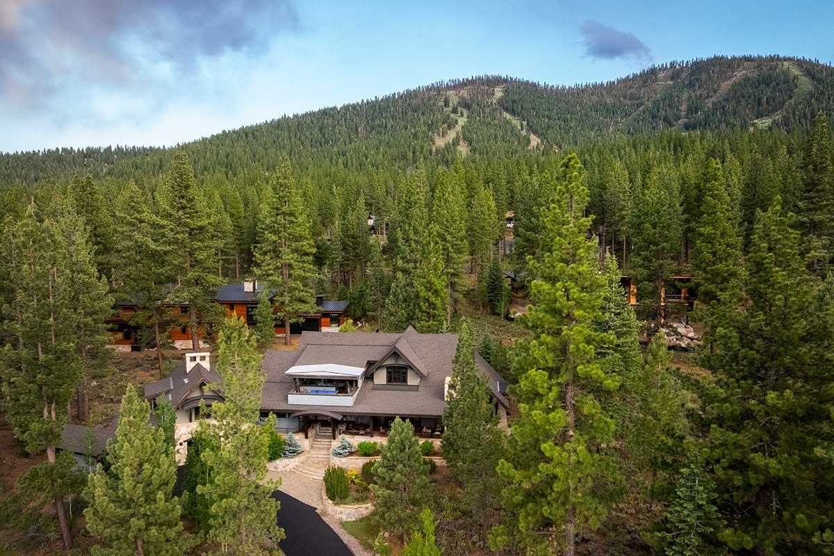 9619 Dunsmuir Way Truckee, CA 96161 - Photo 4 of 24 an aerial view of a house with a yard