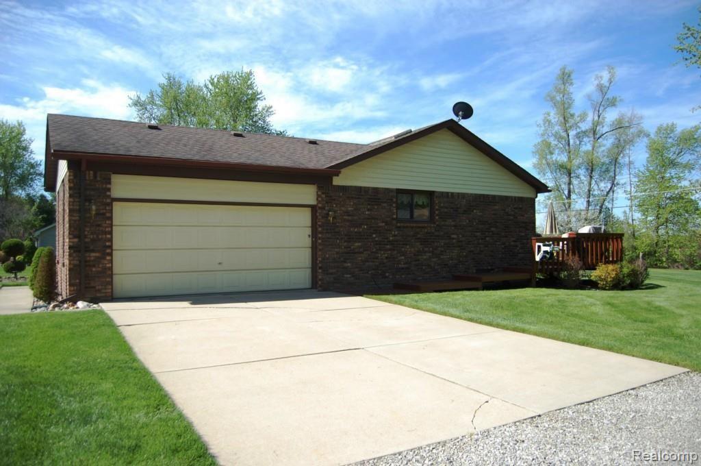 67483 Wolcott Road Ray, MI 48096 - Photo 47 of 48 Garage