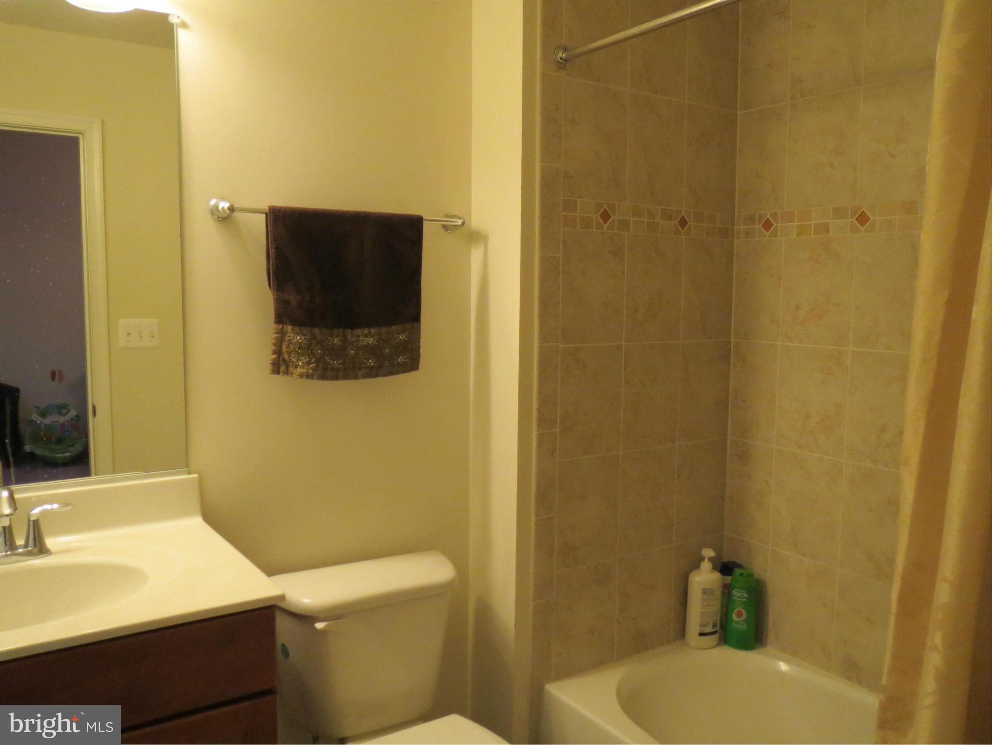3619 Bancroft Road Baltimore, MD 21215 - Photo 14 of 21 Bath