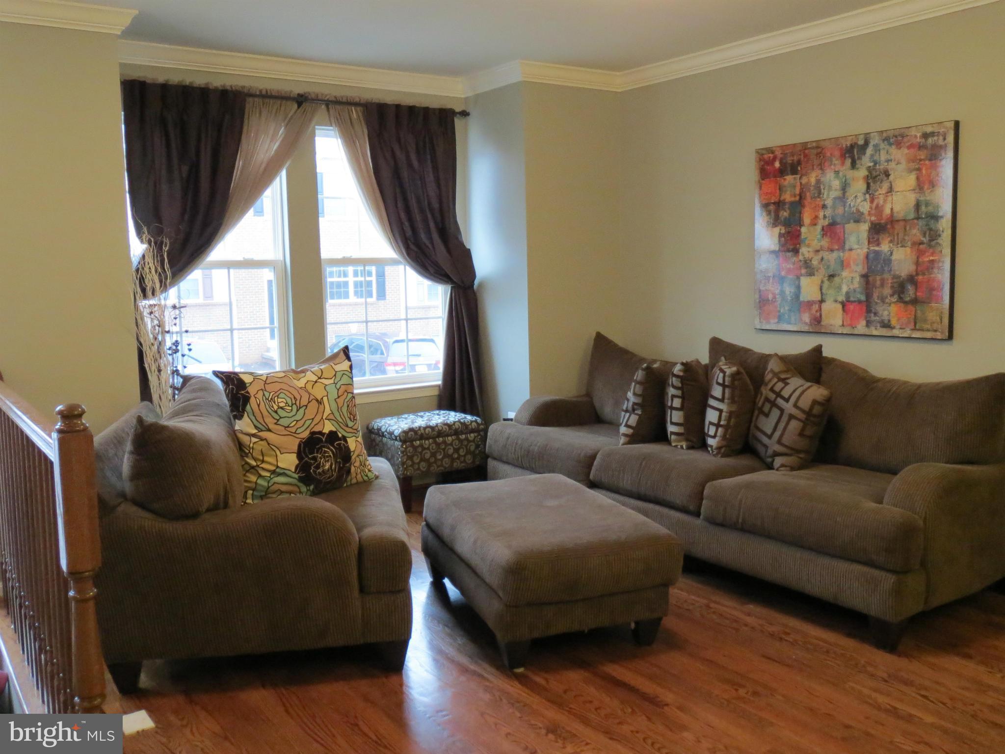 3619 Bancroft Road Baltimore, MD 21215 - Photo 4 of 21 Living Room