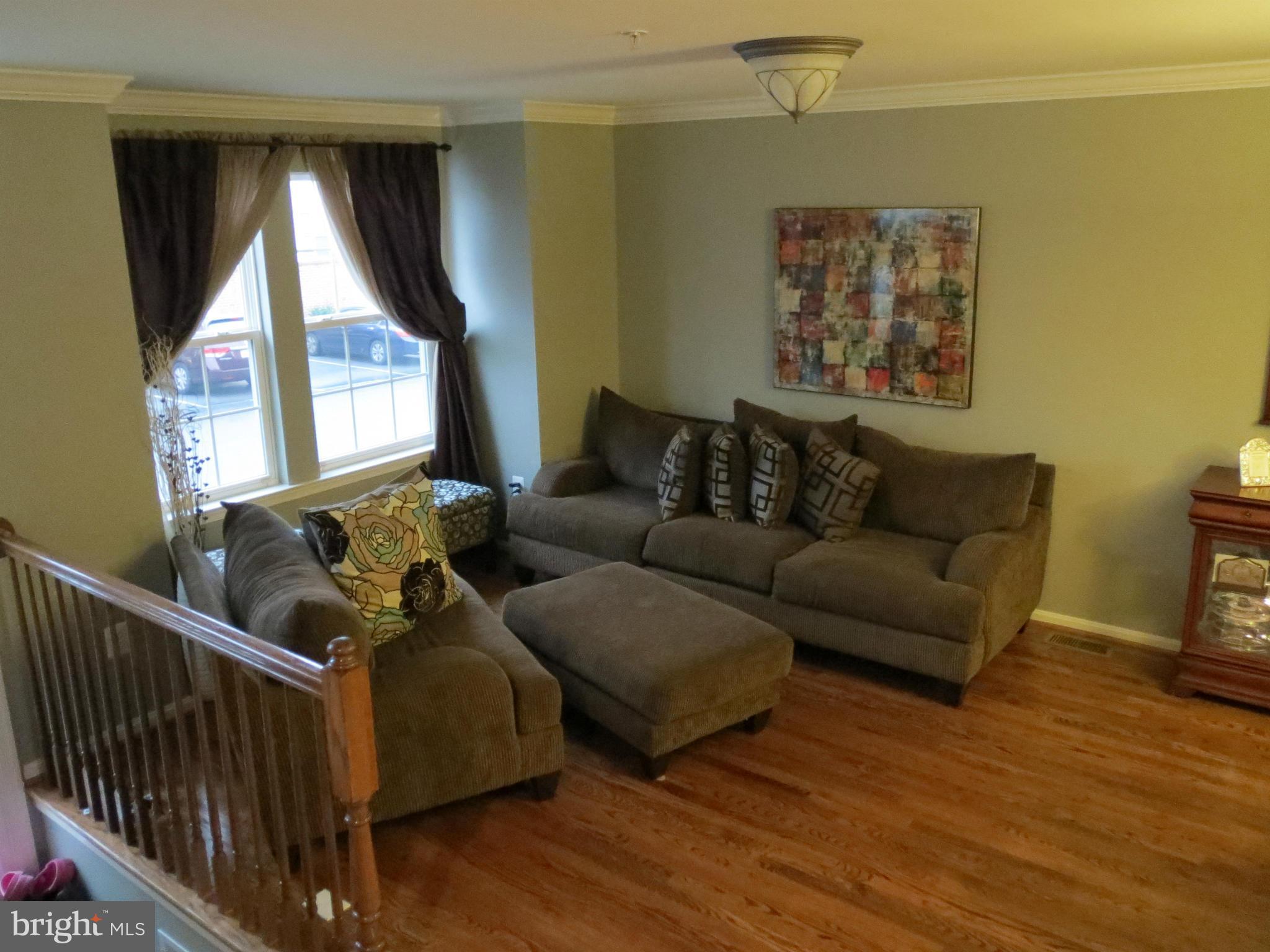 3619 Bancroft Road Baltimore, MD 21215 - Photo 5 of 21 Living Room