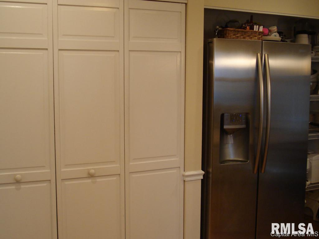 2107 Briarcliff Springfield, IL 62704 - Photo 4 of 16 Gallery Image 4