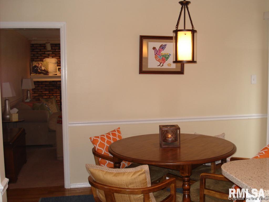 2107 Briarcliff Springfield, IL 62704 - Photo 6 of 16 Gallery Image 6