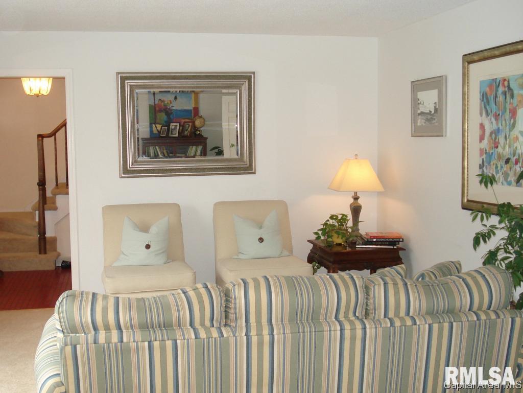 2107 Briarcliff Springfield, IL 62704 - Photo 9 of 16 Gallery Image 9