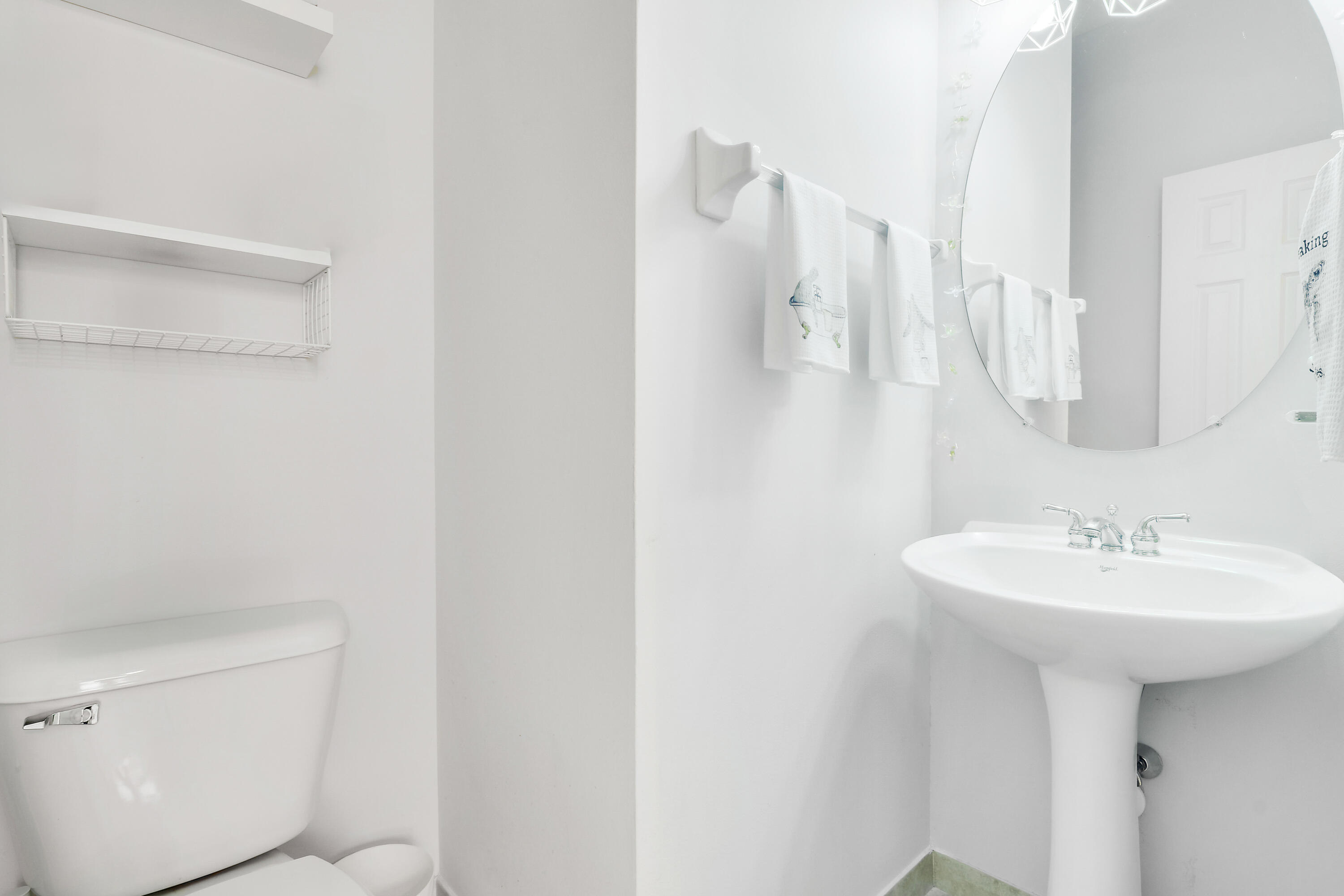 107 Pond Apple Lane, Unit 102 Jupiter, FL 33458 - Photo 11 of 26 Half Bathroom