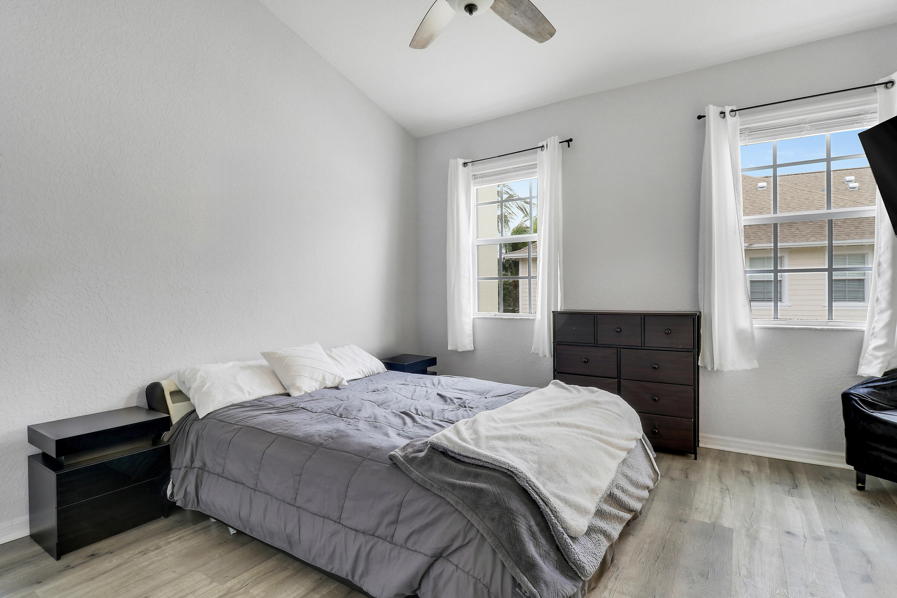 107 Pond Apple Lane, Unit 102 Jupiter, FL 33458 - Photo 18 of 26 Bedrooom