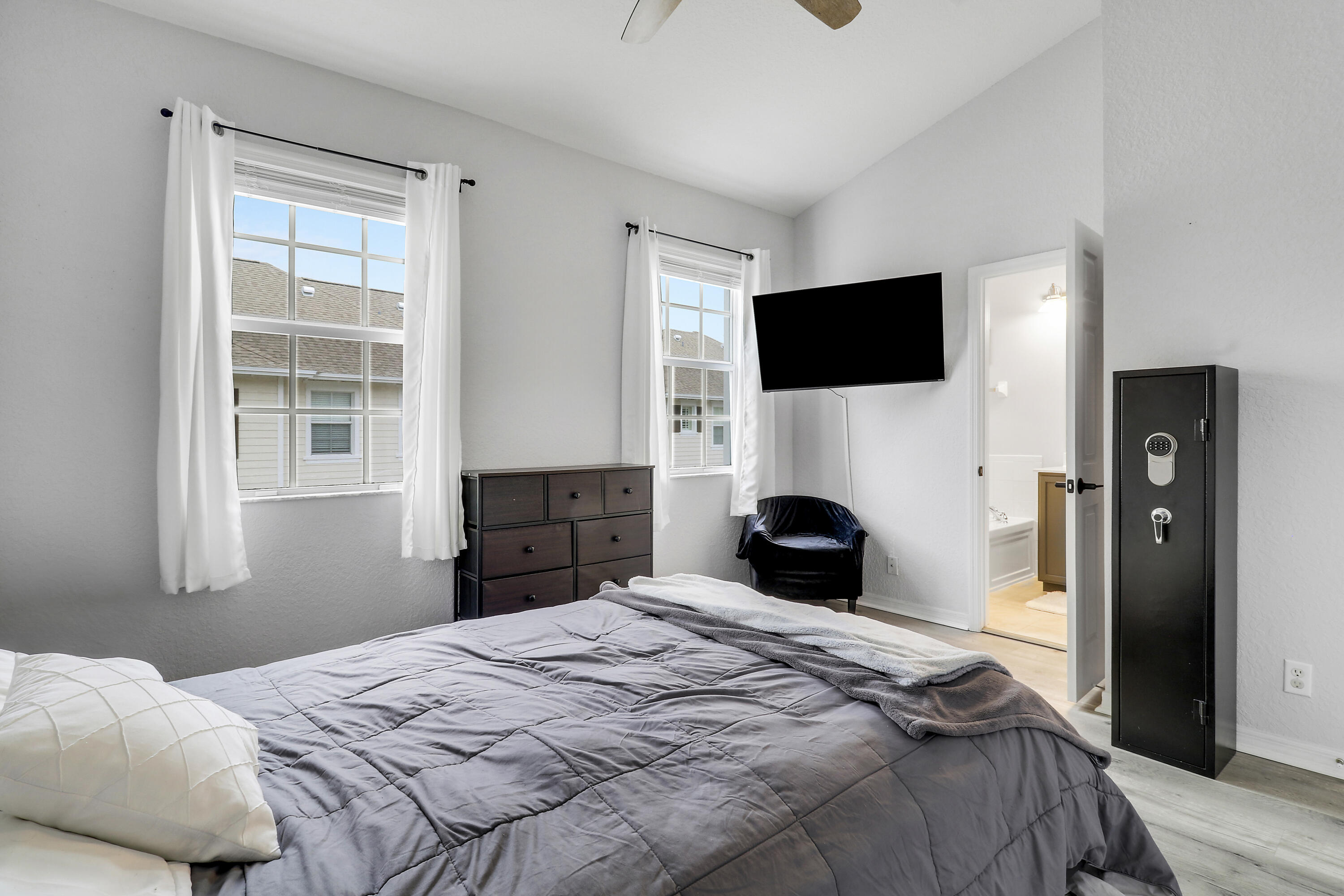 107 Pond Apple Lane, Unit 102 Jupiter, FL 33458 - Photo 20 of 26 Bedroom