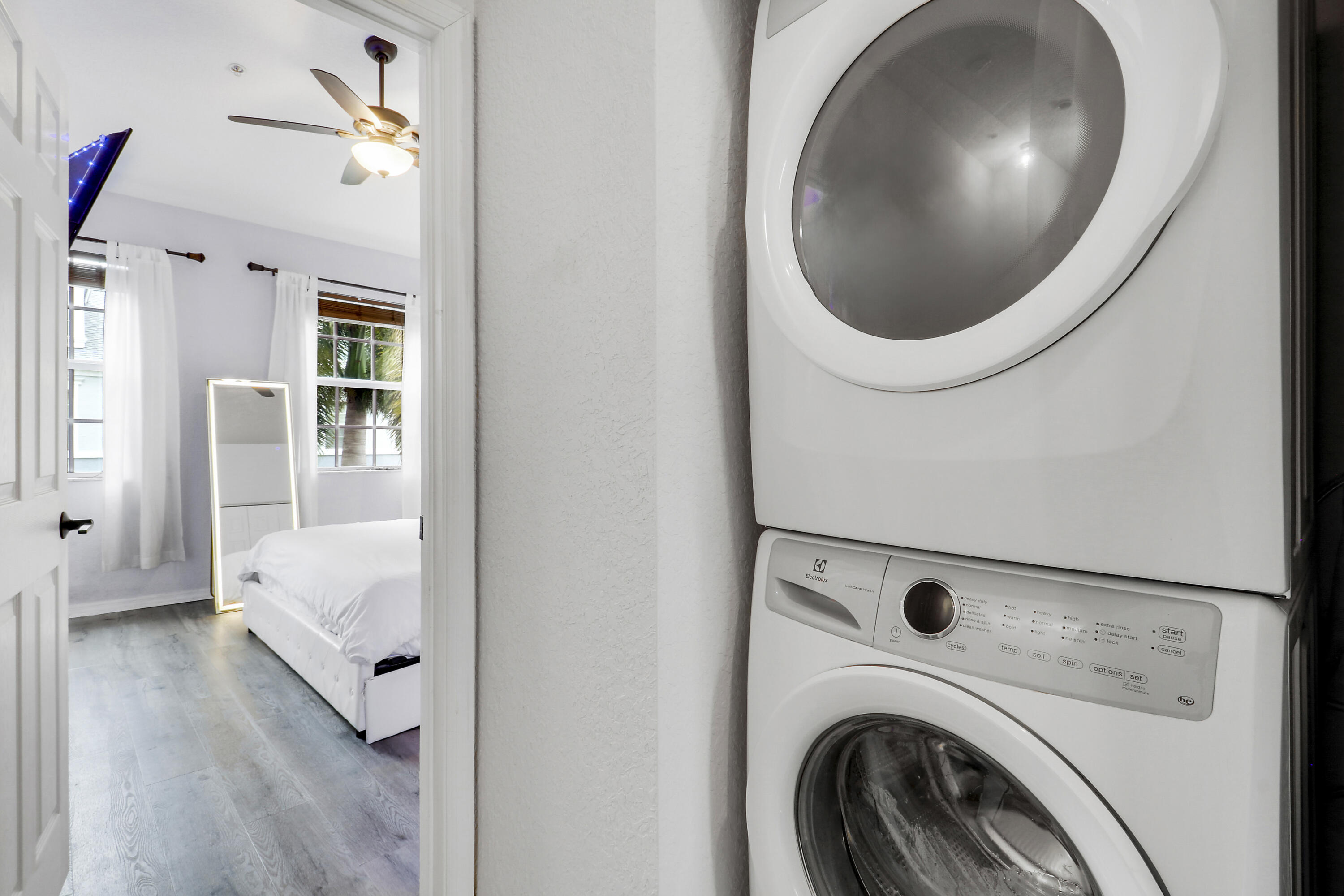 107 Pond Apple Lane, Unit 102 Jupiter, FL 33458 - Photo 23 of 26 Laundry