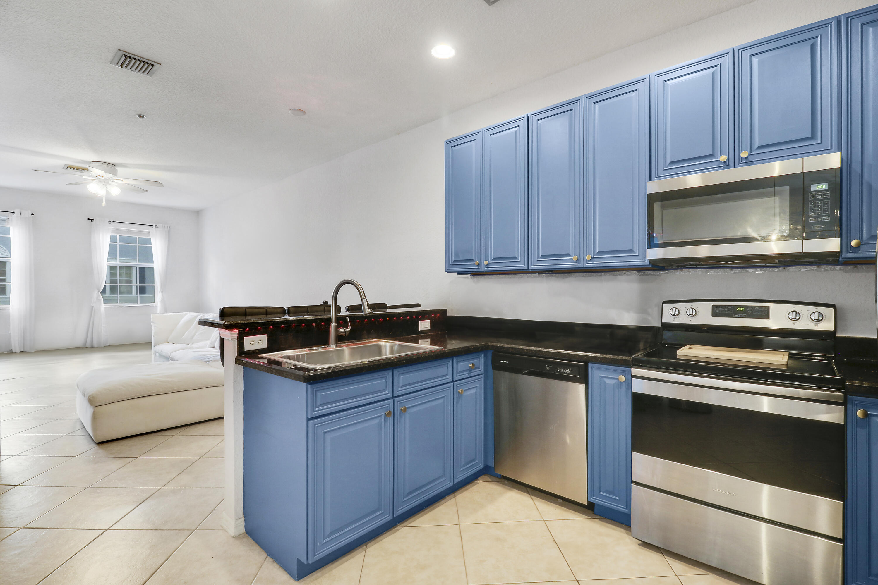 107 Pond Apple Lane, Unit 102 Jupiter, FL 33458 - Photo 7 of 26 Kitchen