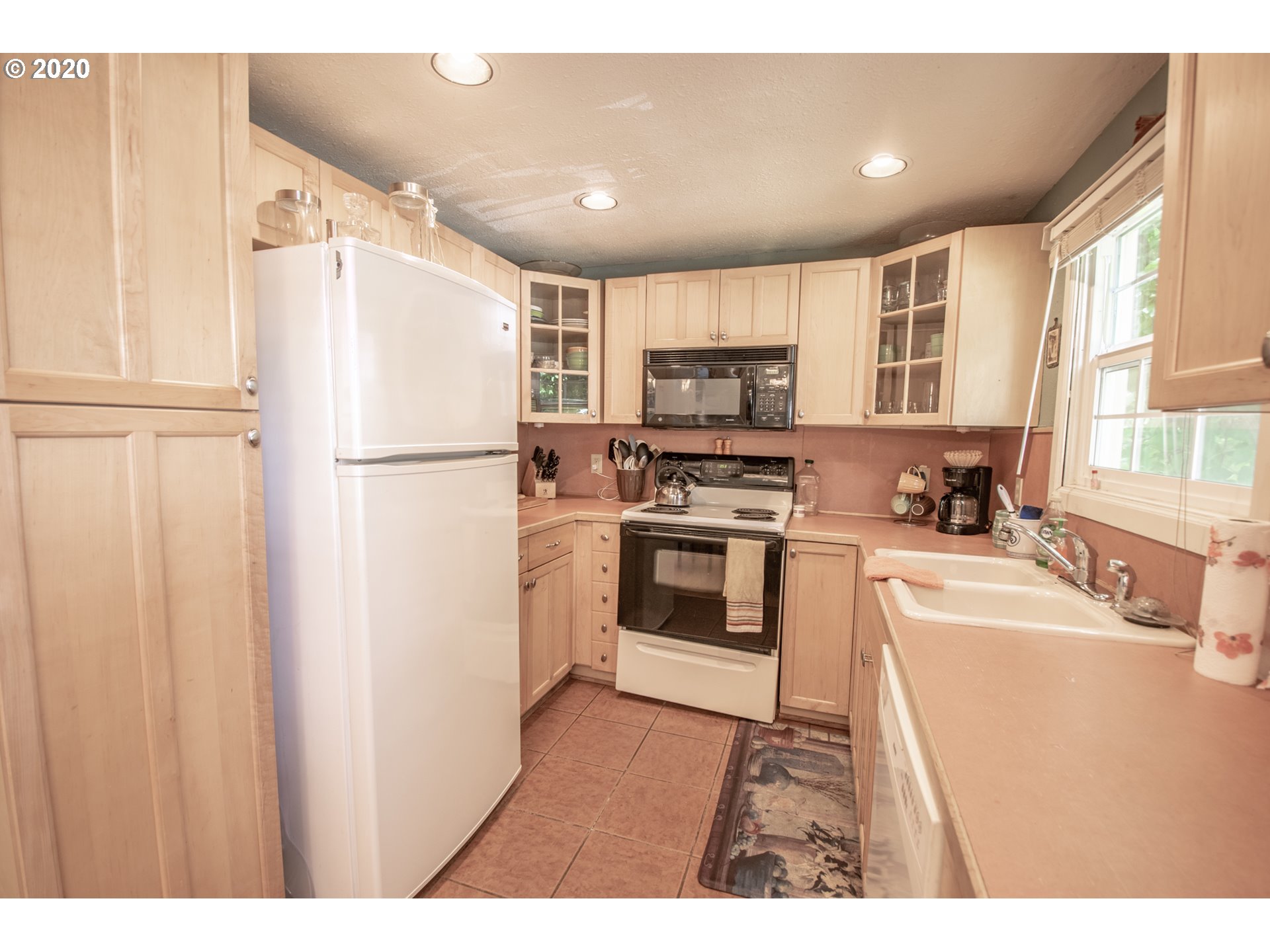 360 North Bertelsen Road Eugene, OR 97402 - Photo 9 of 30 Gallery Image 9