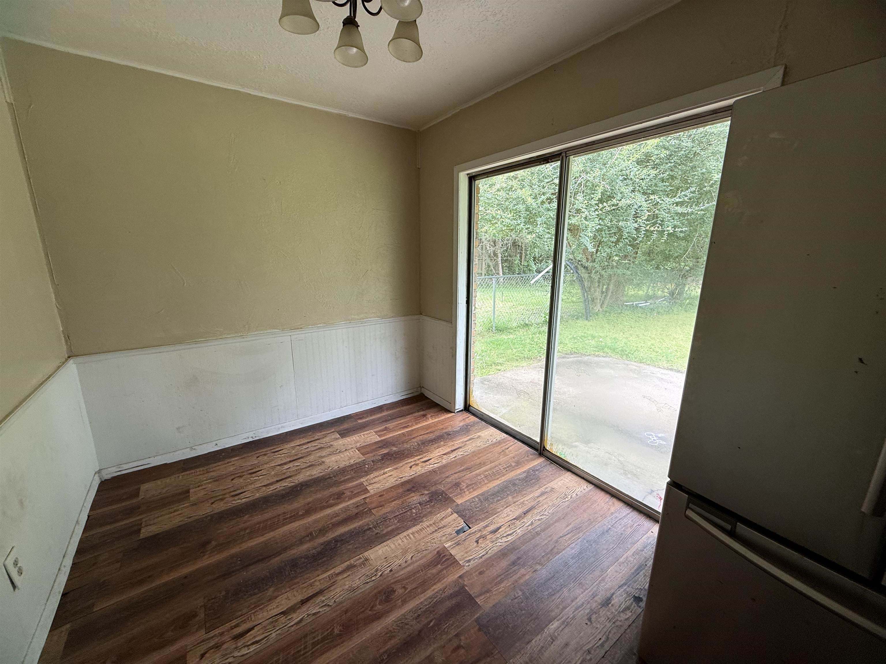 1135 Cooper Lane Silsbee, TX 77656 - Photo 8 of 17