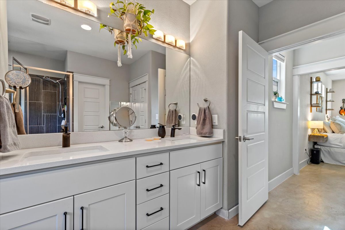 3014 Neal Street Austin, TX 78702 - Photo 16 of 33