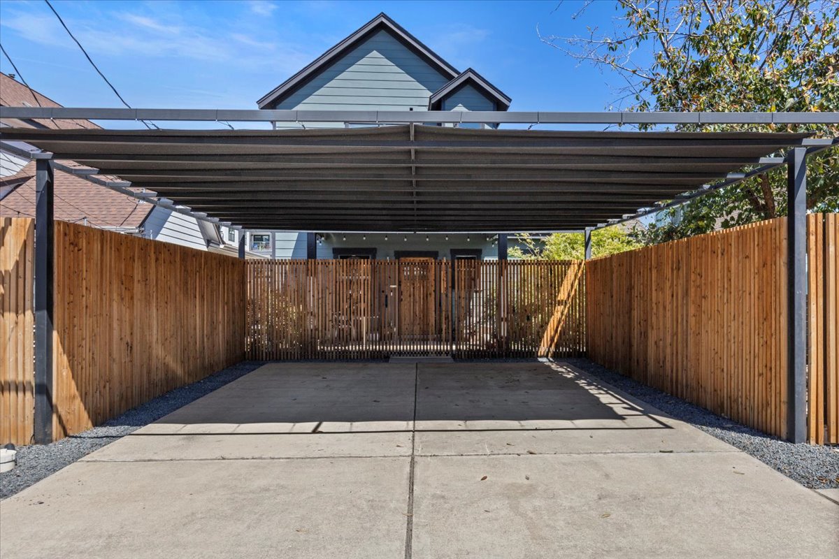 3014 Neal Street Austin, TX 78702 - Photo 2 of 33