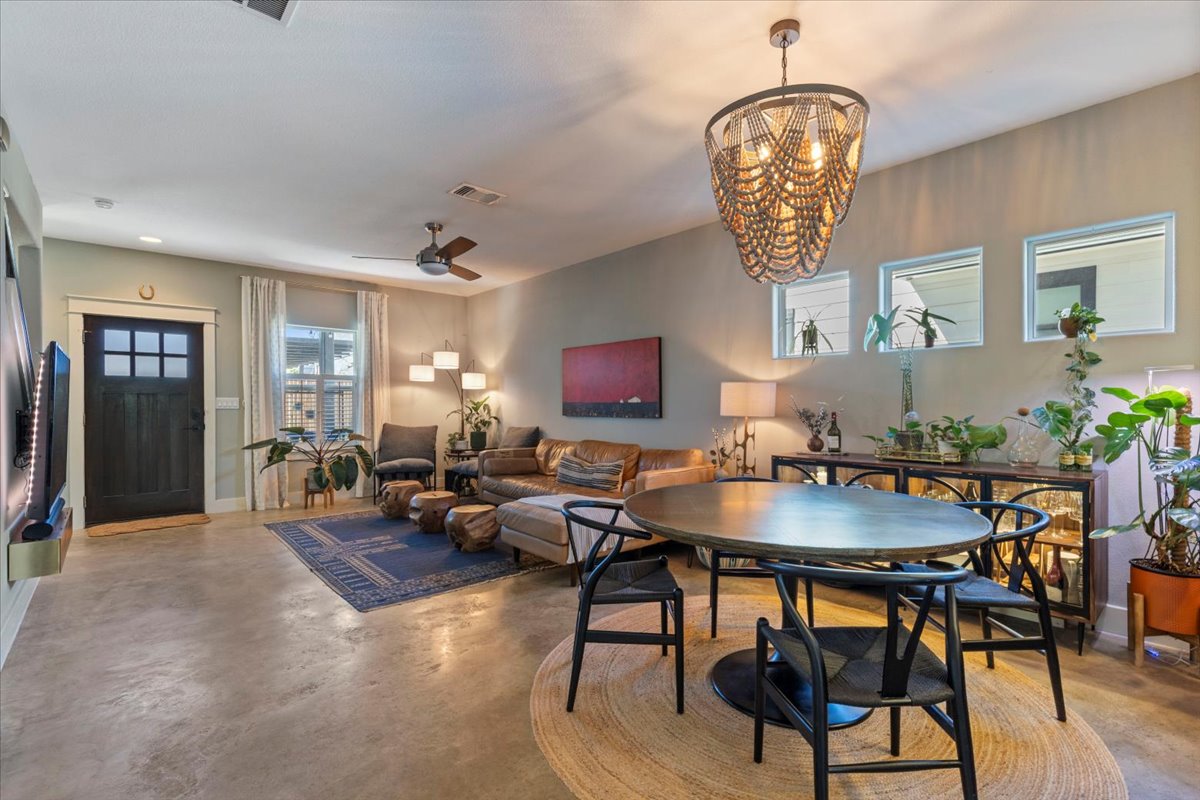 3014 Neal Street Austin, TX 78702 - Photo 7 of 33