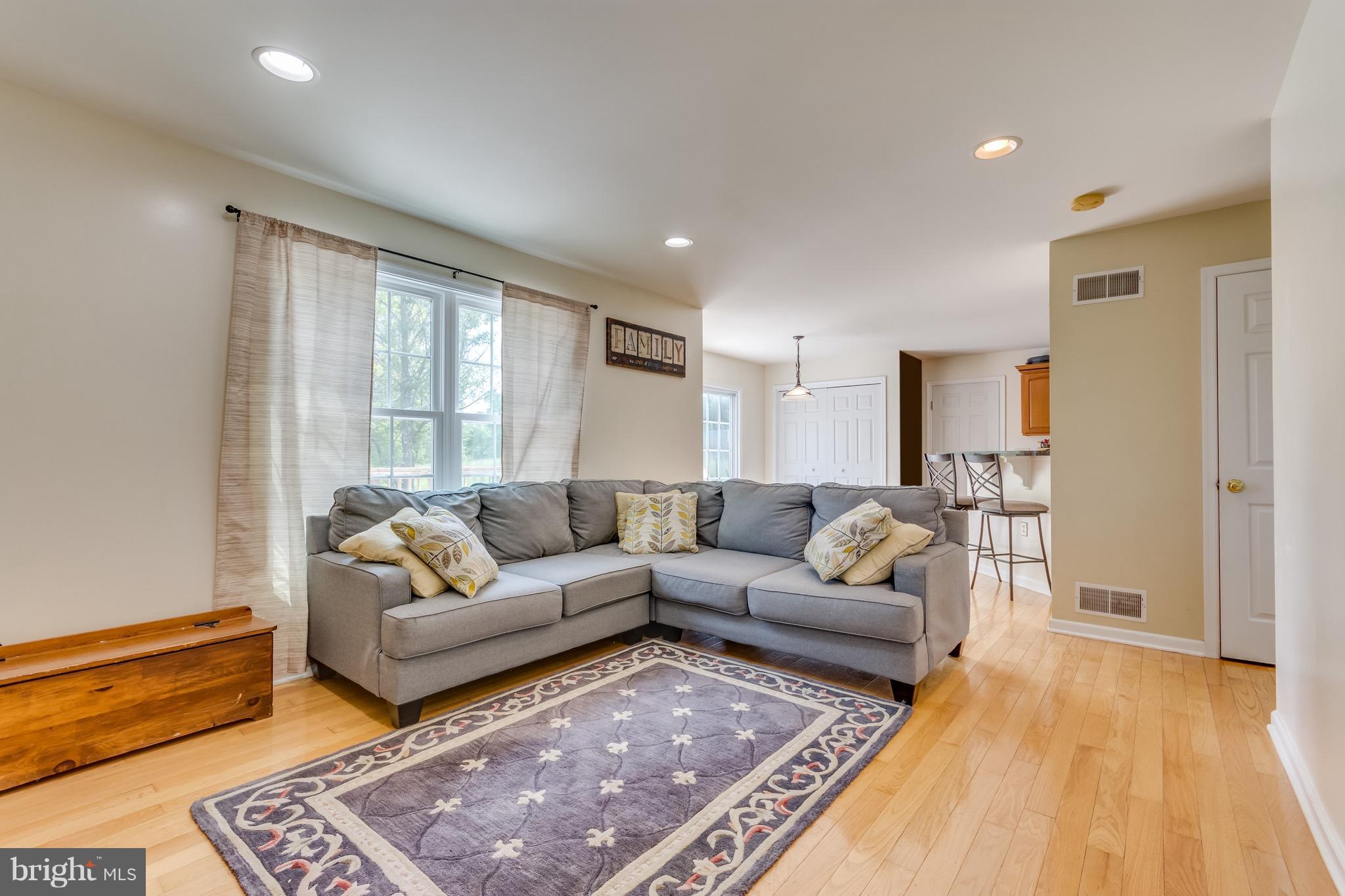 416 Ridge View Drive Berkeley Springs, WV 25411 - Photo 7 of 30 Living Room