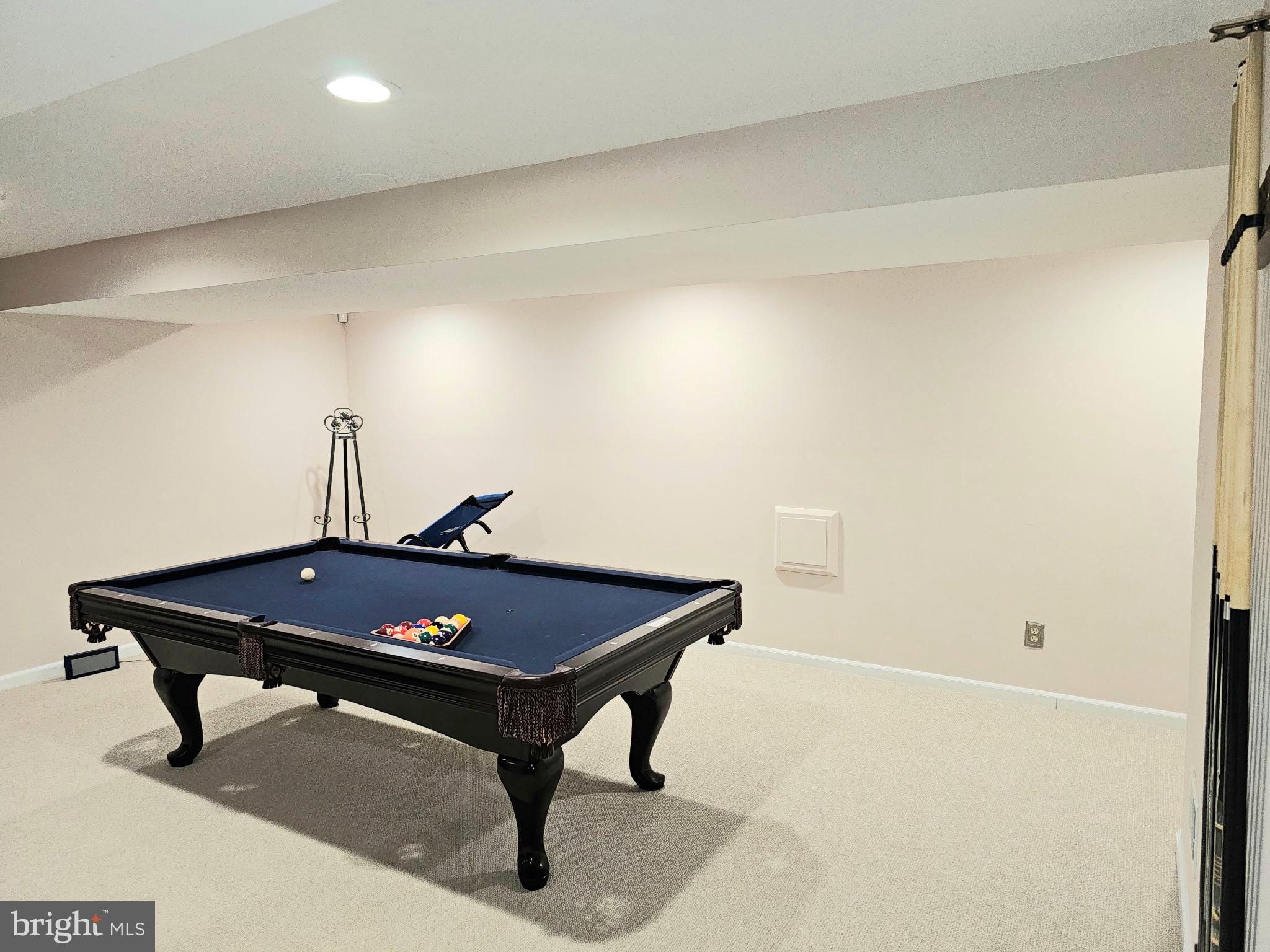 14211 Ansted Road Silver Spring, MD 20905 - Photo 25 of 27 a room with table and window