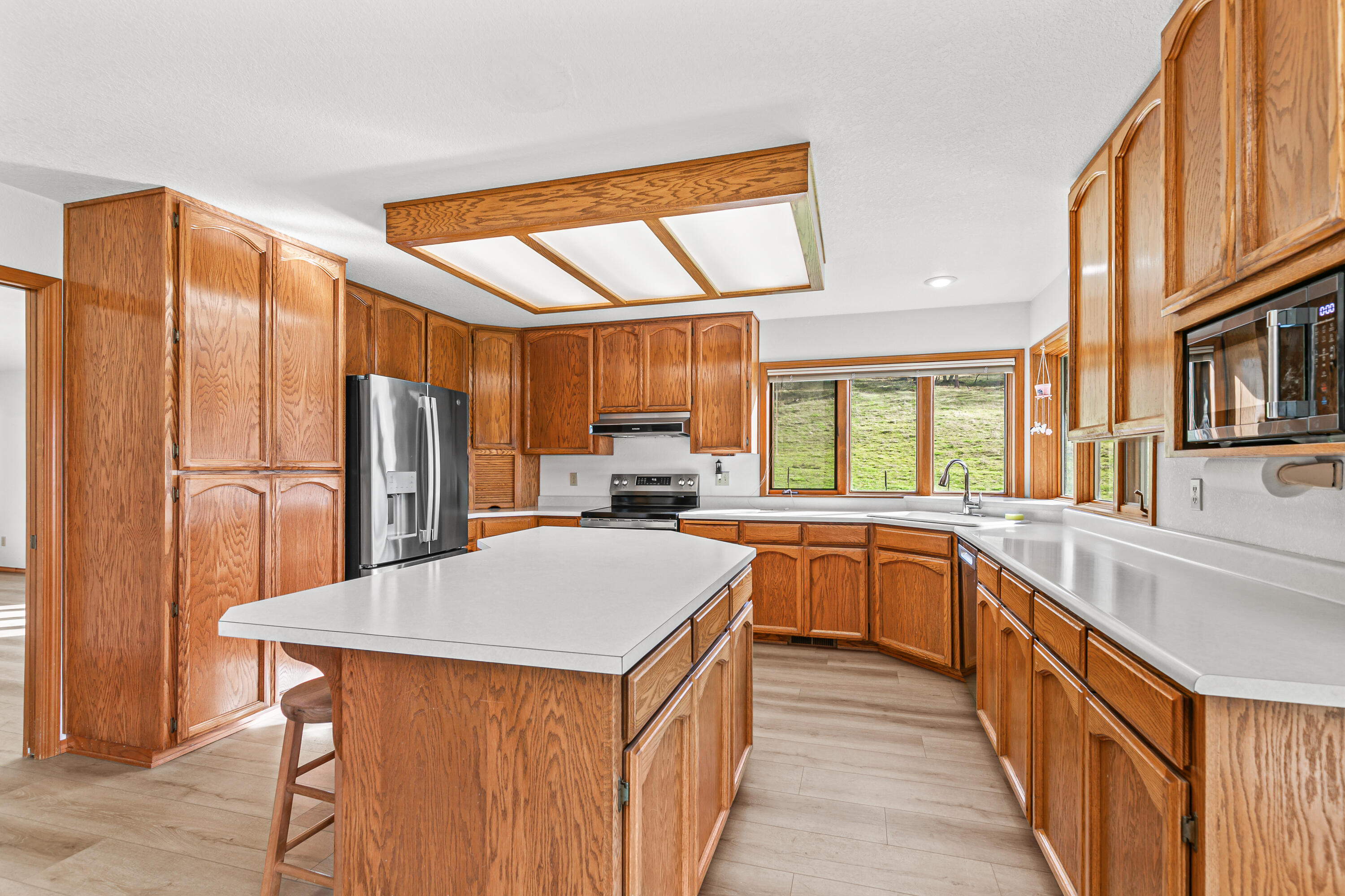 12838 Ramsey Road Gold Hill, OR 97525 - Photo 10 of 57 Gallery Image 10