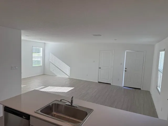 $1,595 | 113 Marty Allen Loop, Jarrell, TX 76537