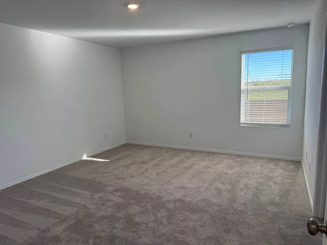 $1,595 | 113 Marty Allen Loop, Jarrell, TX 76537