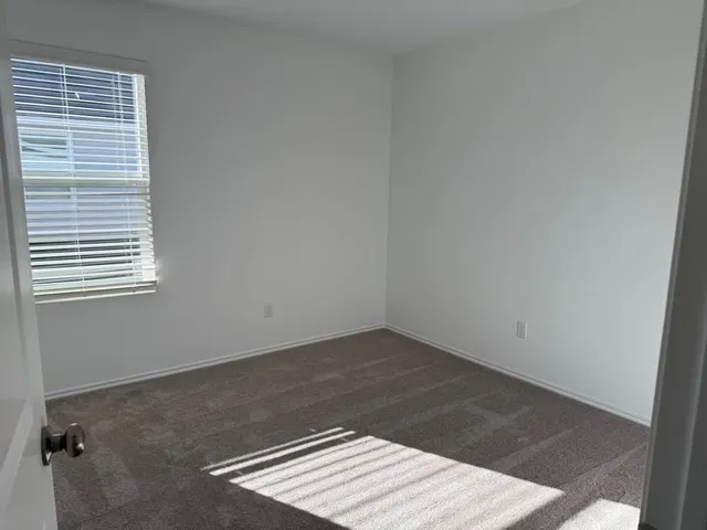 $1,595 | 113 Marty Allen Loop, Jarrell, TX 76537