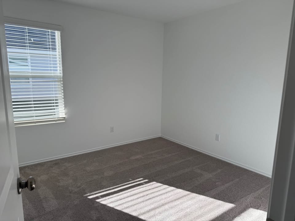 113 Marty Allen Loop Jarrell, TX 76537 - Photo 5 of 16 Bedroom 2