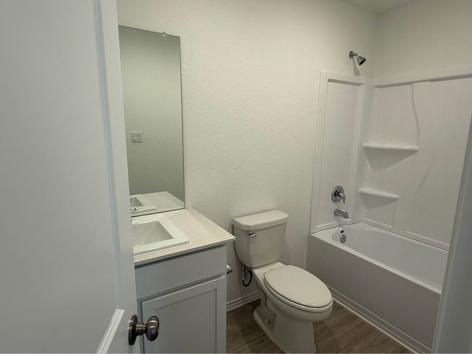 113 Marty Allen Loop Jarrell, TX 76537 - Photo 6 of 16 2nd Full Bath