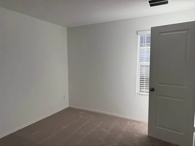 $1,595 | 113 Marty Allen Loop, Jarrell, TX 76537