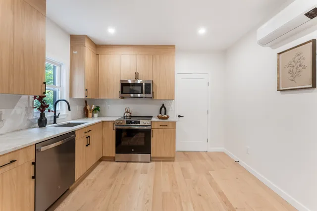 $860,000 | 171 Summit Avenue, Jersey City, NJ 07304