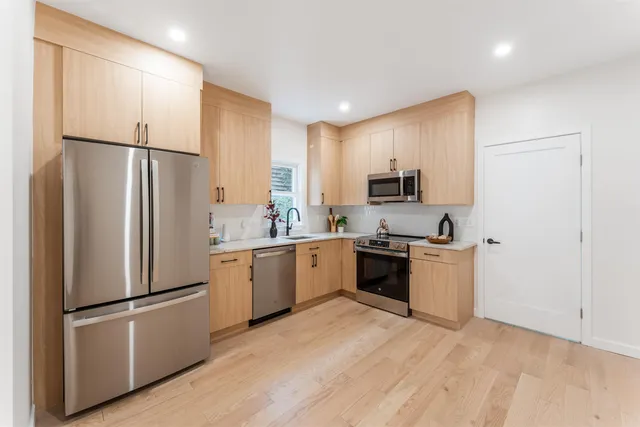 $860,000 | 171 Summit Avenue, Jersey City, NJ 07304