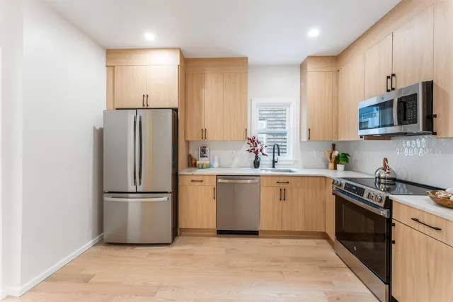 $860,000 | 171 Summit Avenue, Jersey City, NJ 07304